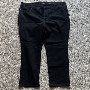 St. John's Bay Women's Straight Leg Sharp Black Jeans plus size 22W Short.